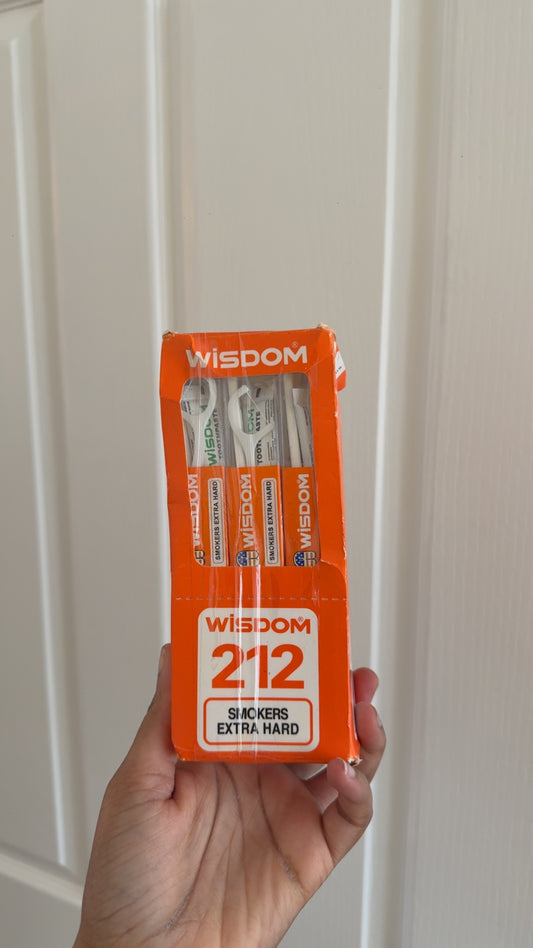 Wisdom extra tooth brush (1)