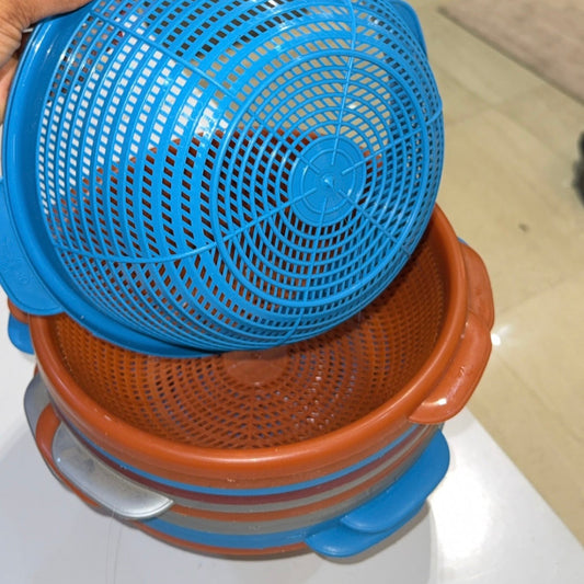 Plastic sieve