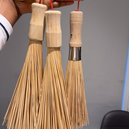 Ijabe (broom for ewedu)